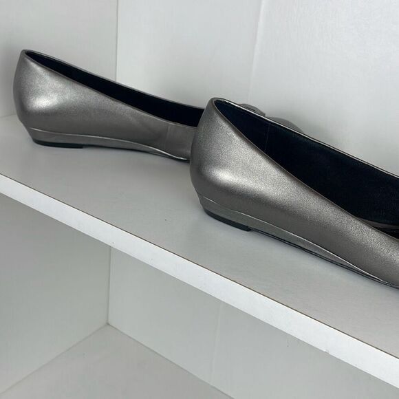 Ann Taylor LOFT Bow Accent Micro Wedge Flats 6 - Picture 9 of 16